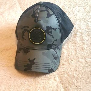 NWOT Callaway golf black camouflage hat